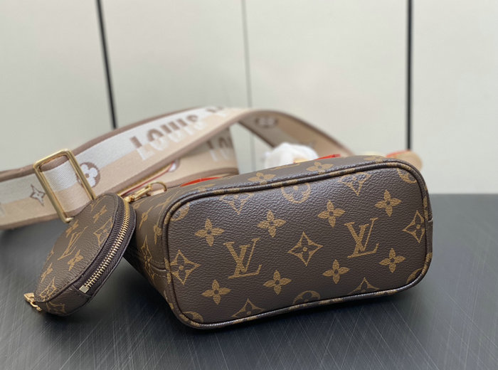 Louis Vuitton Neverfull BB M46705