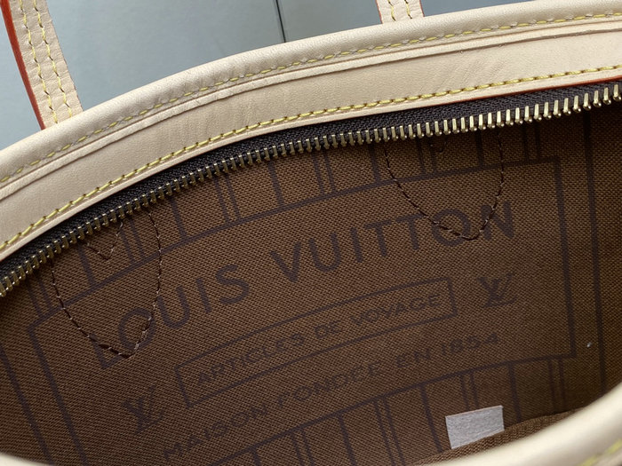 Louis Vuitton Neverfull BB M46705