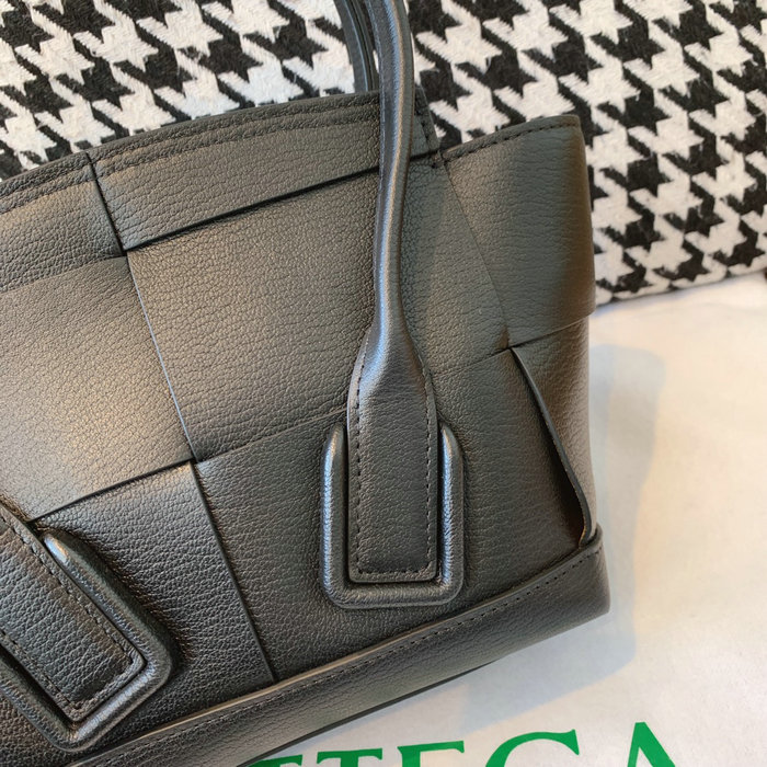 Bottega Veneta Mini Arco 29 bag Black GP1007