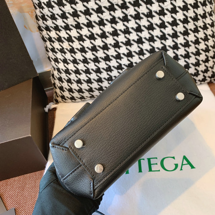 Bottega Veneta Mini Arco 29 bag Black GP1007