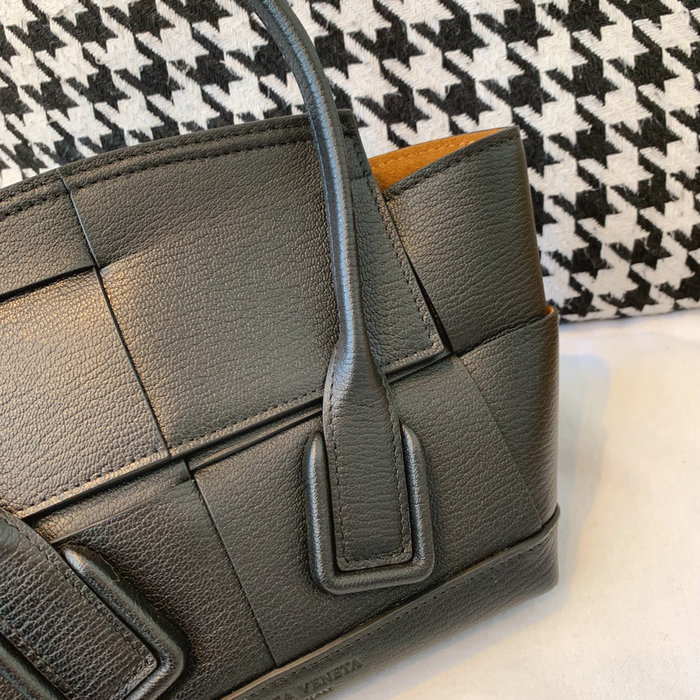 Bottega Veneta Mini Arco 29 bag Black GP1007