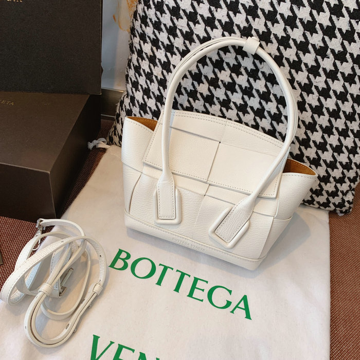 Bottega Veneta Mini Arco 29 bag White GP1007