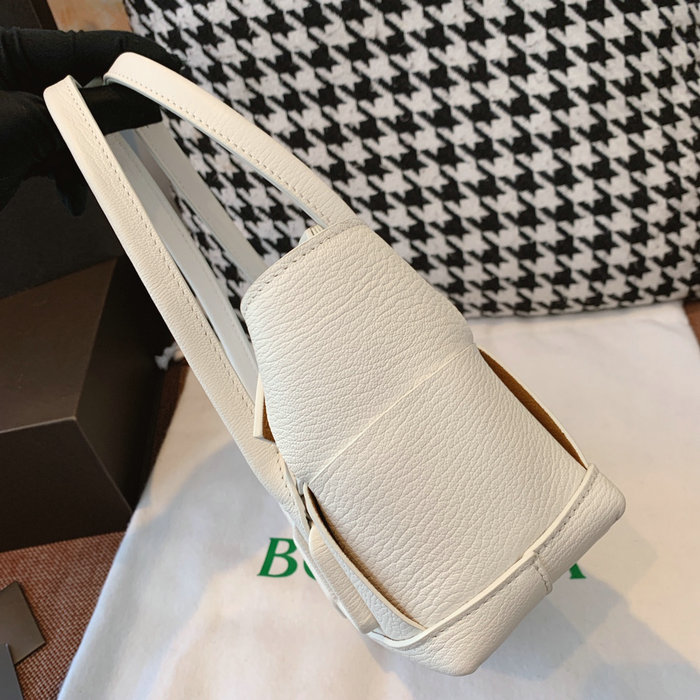 Bottega Veneta Mini Arco 29 bag White GP1007