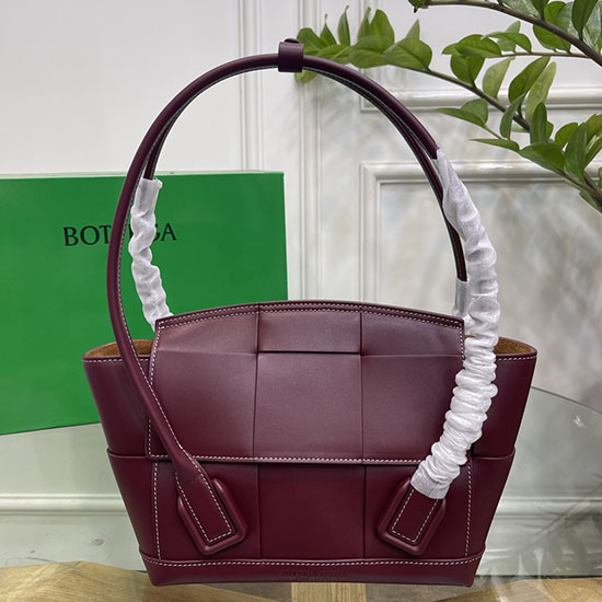 Bottega Veneta Small Arco 33 bag in Smooth leather Burgundy B1007