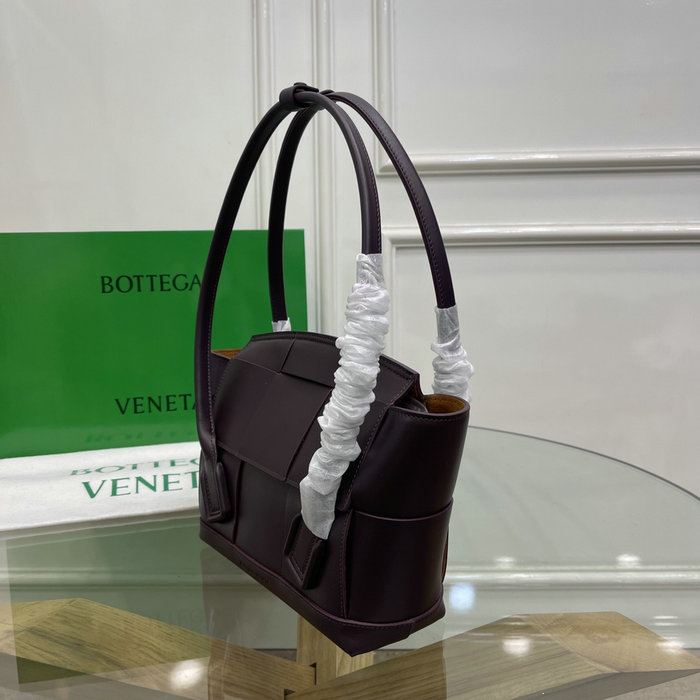 Bottega Veneta Small Arco 33 bag in Smooth leather Dark Burgundy B1007
