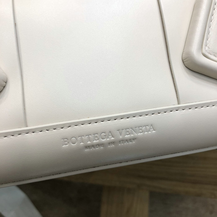 Bottega Veneta Small Arco 33 bag in Smooth leather White B1007