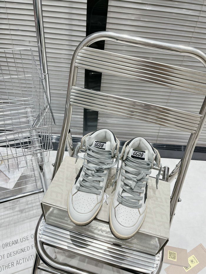 Golden Goose Calfskin Sneaker SNG082616