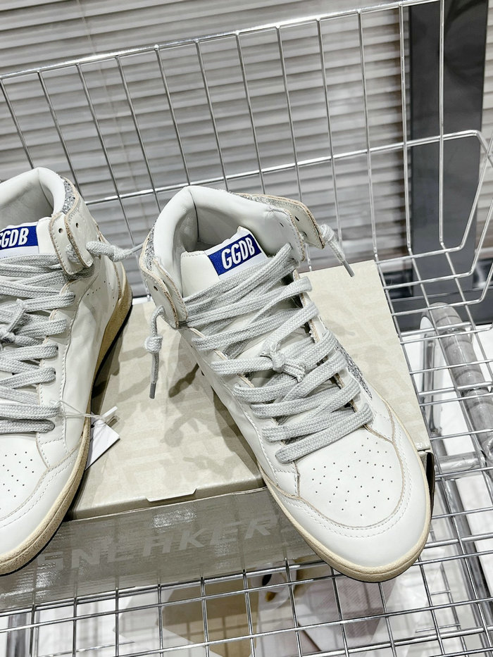 Golden Goose Calfskin Sneaker SNG082618