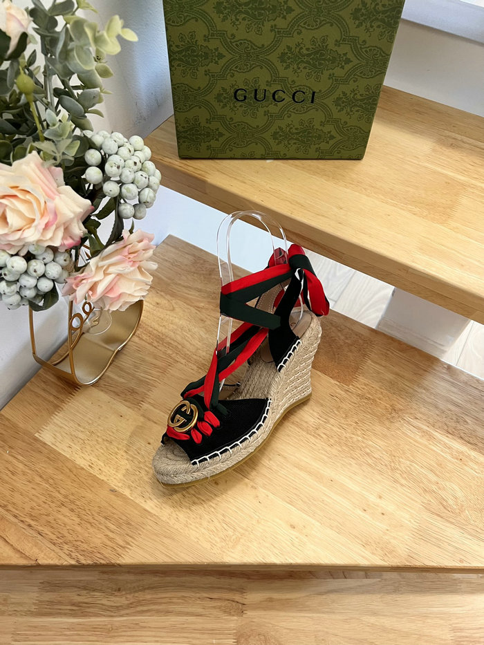 Gucci Wedge Sandals SNG082307