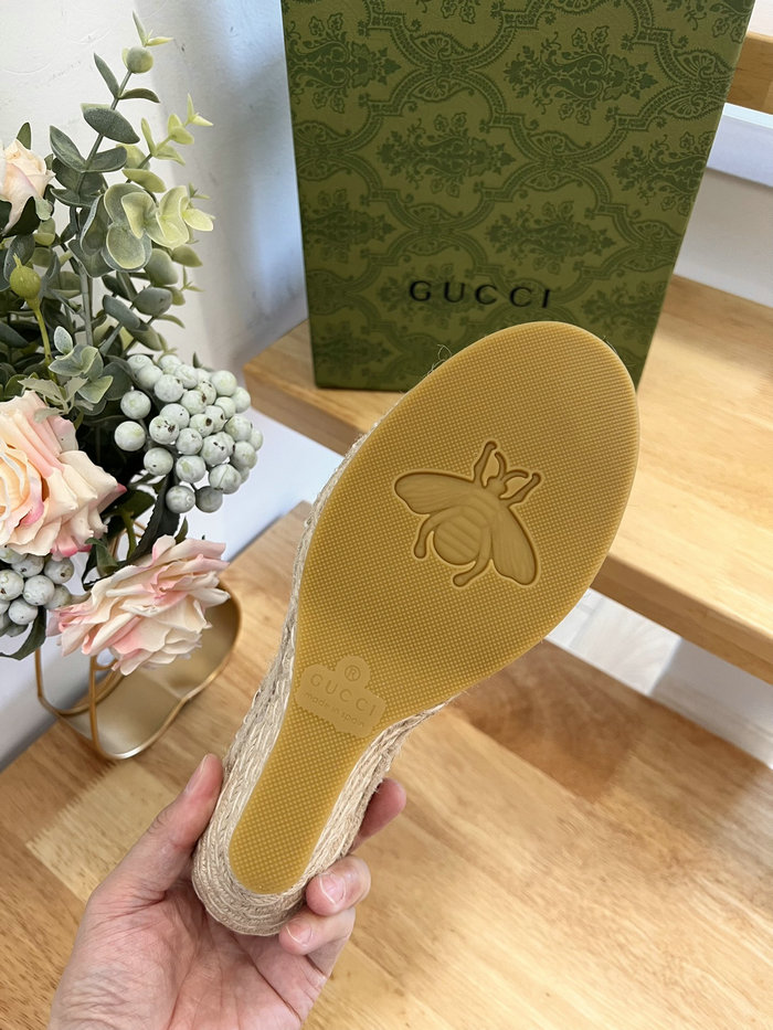 Gucci Wedge Sandals SNG082308