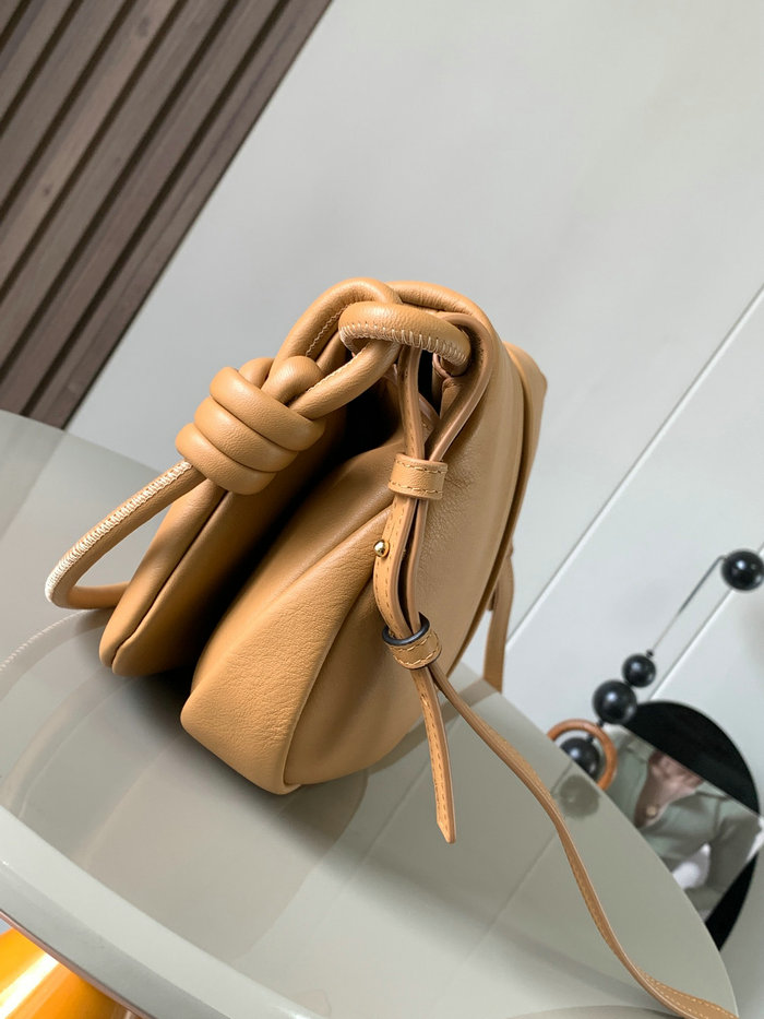 Loewe Paseo satchel Warm Desert L9028