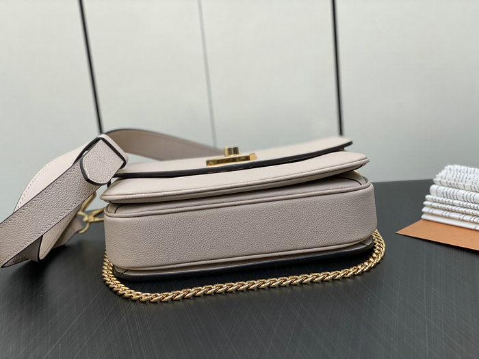 Louis Vuitton Oxford Beige M22735