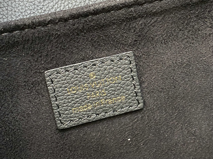 Louis Vuitton Oxford Black M22735