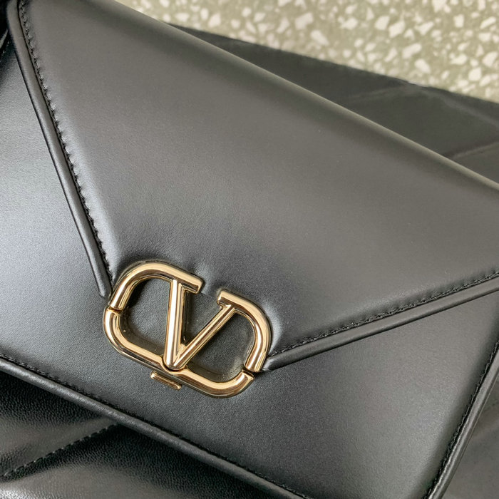 Small Valentino Garavani Shoulder Letter Bag Black V5082