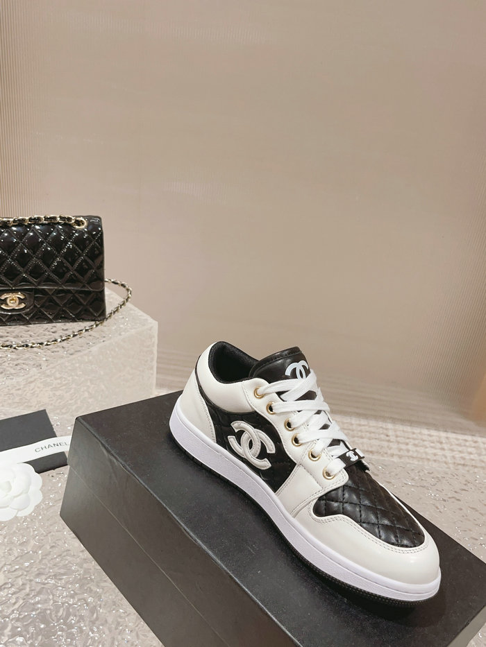 Chanel Sneakers SNC090809