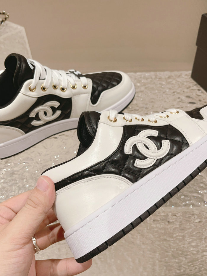 Chanel Sneakers SNC090809