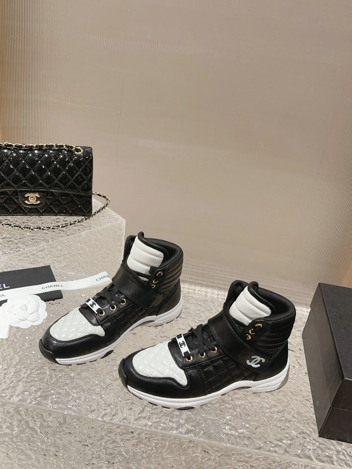 Chanel Sneakers SNC090810