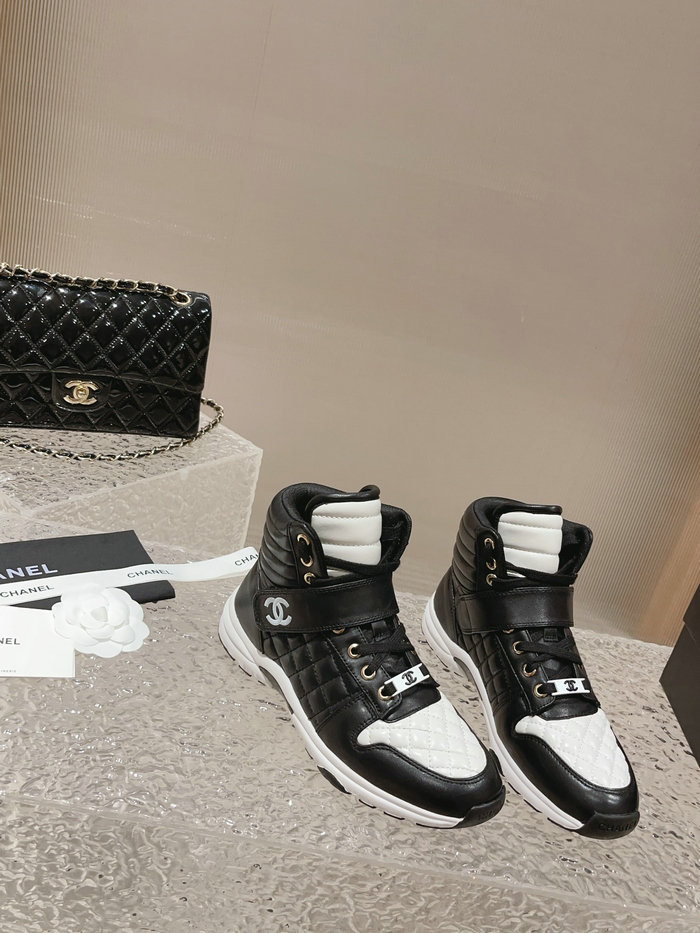 Chanel Sneakers SNC090810