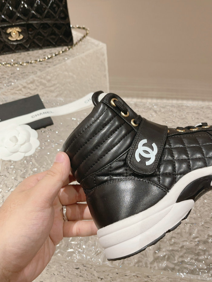 Chanel Sneakers SNC090810