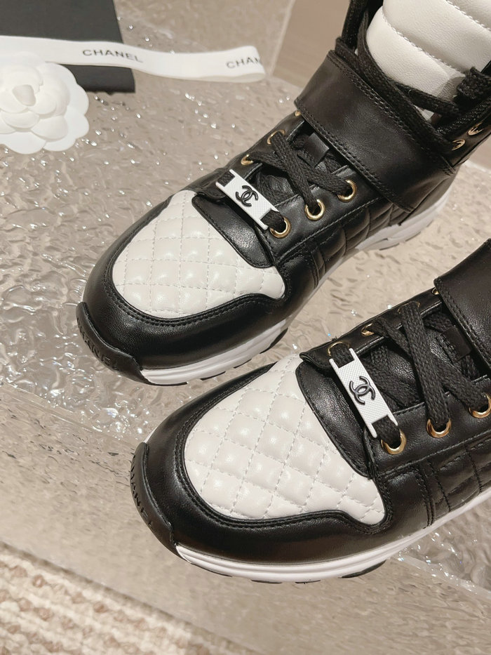 Chanel Sneakers SNC090810