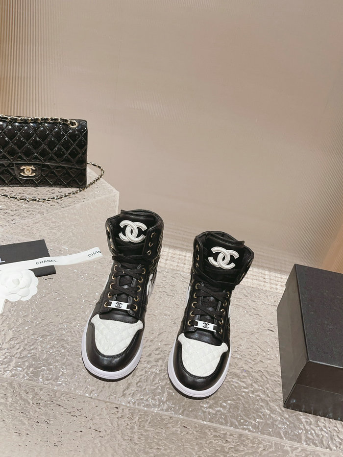 Chanel Sneakers SNC090811