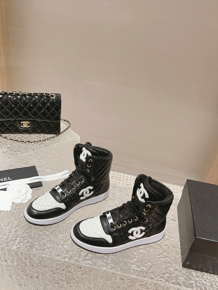 Chanel Sneakers SNC090811