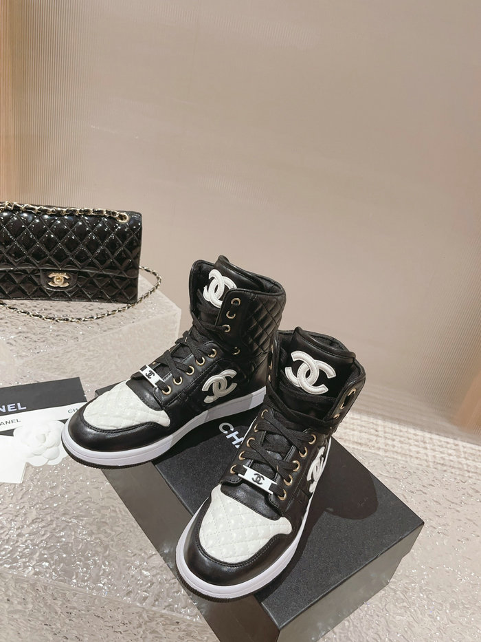 Chanel Sneakers SNC090811