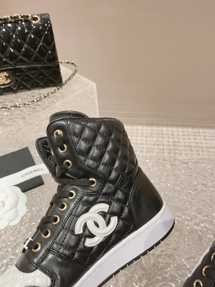 Chanel Sneakers SNC090811