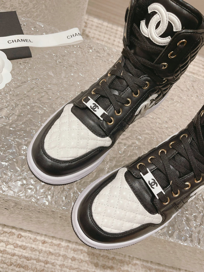 Chanel Sneakers SNC090811