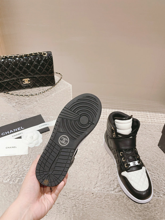 Chanel Sneakers SNC090812