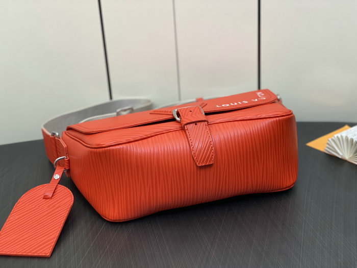 Louis Vuitton Montsouris Messenger Red M23097