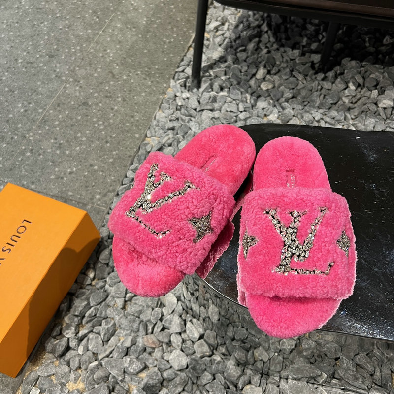 Louis Vuitton Wool Slides SJL091302