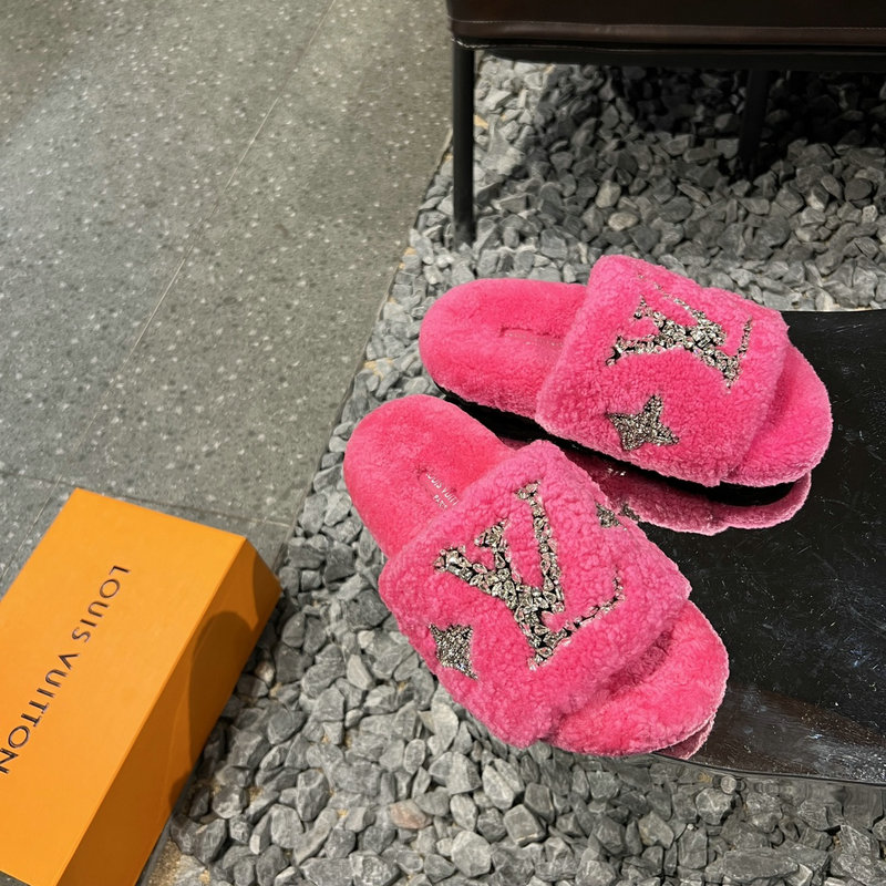 Louis Vuitton Wool Slides SJL091302