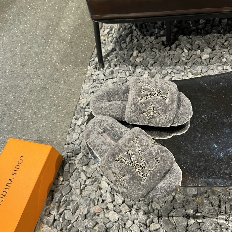 Louis Vuitton Wool Slides SJL091304