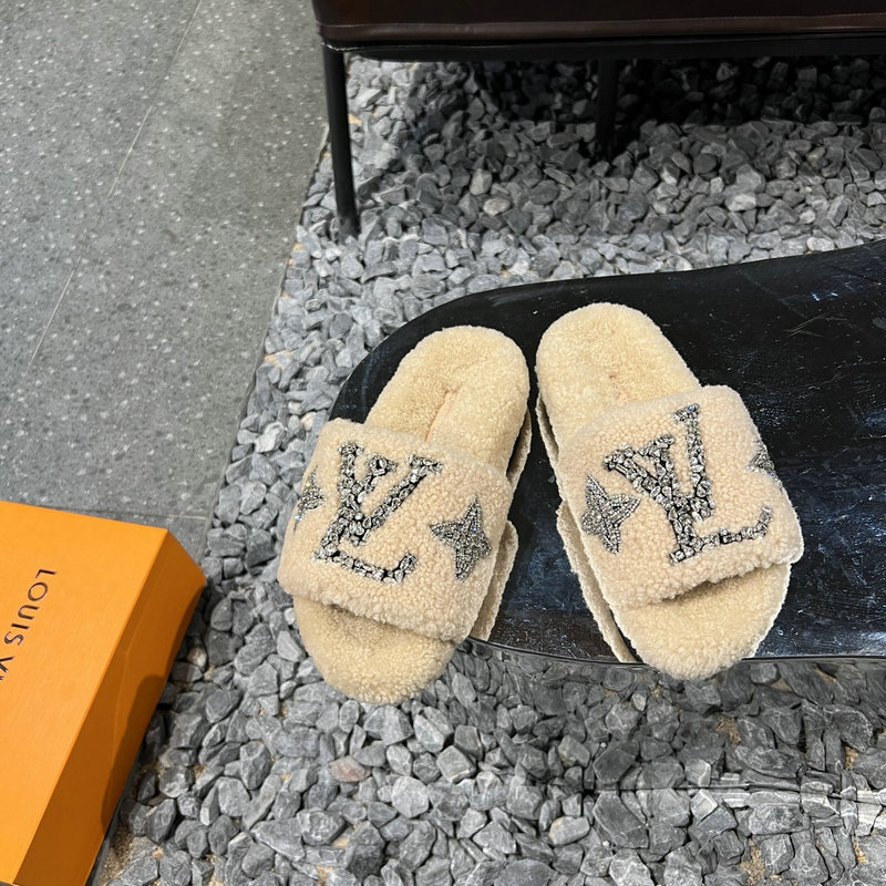 Louis Vuitton Wool Slides SJL091305