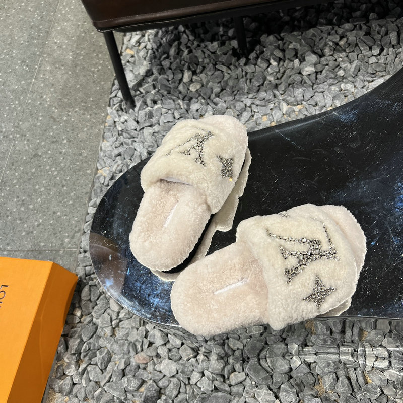 Louis Vuitton Wool Slides SJL091306