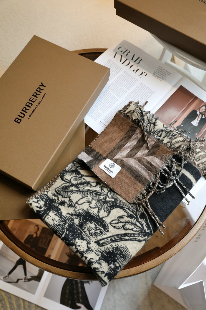 Burberry Scarf BS091301