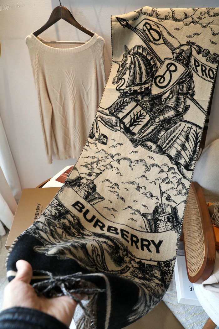 Burberry Scarf BS091301