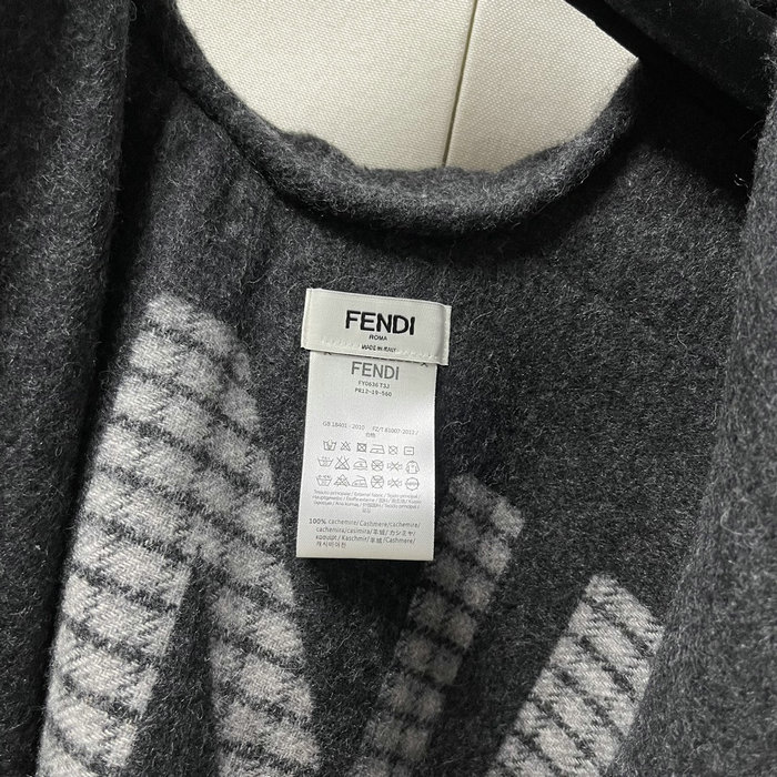 Fendi Poncho FS091402