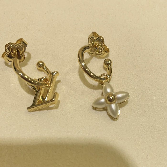 Louis Vuitton Iconic Heart Earrings JLE091302
