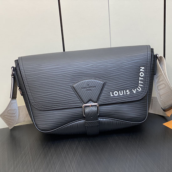 Louis Vuitton Montsouris Messenger Black M23097