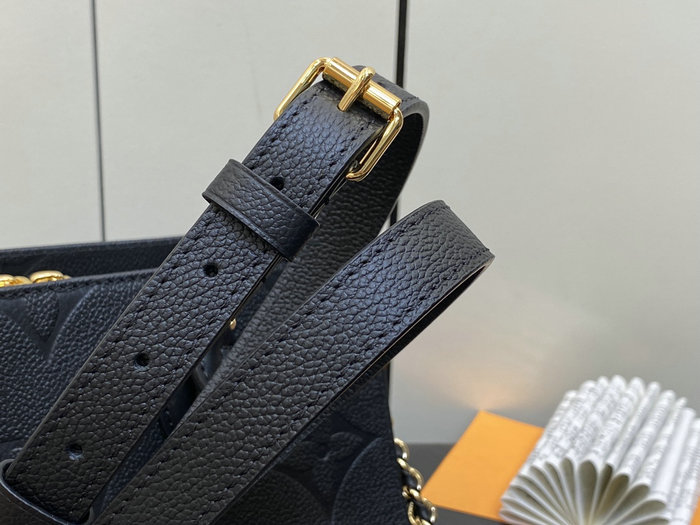 LOUIS VUITTON OnTheGo East West Black M23640
