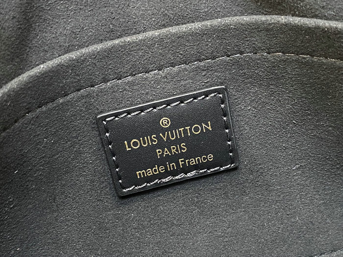 LOUIS VUITTON OnTheGo East West Black M23640