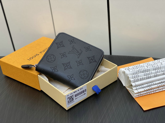 LOUIS VUITTON Zippy Compact Wallet Black M81558