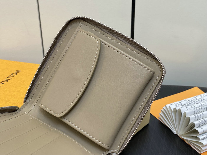 LOUIS VUITTON Zippy Compact Wallet Grey M81558