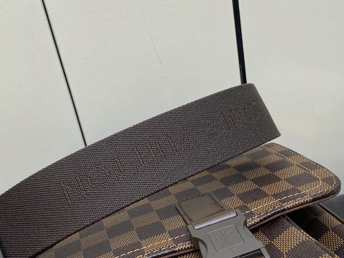 Louis Vuitton Messenger Melville shoulder bag N51125