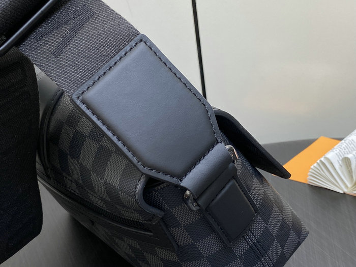 LV Damier Graphite S-Cape Messenger M46794