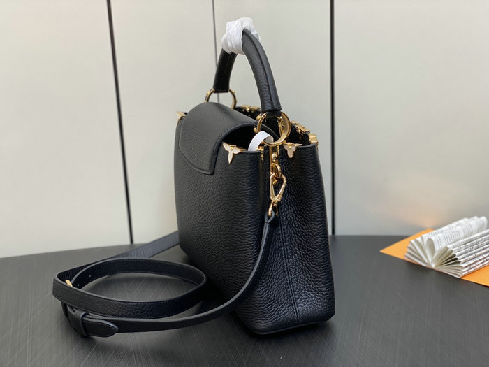 Louis Vuitton Capucines BB Black M23263