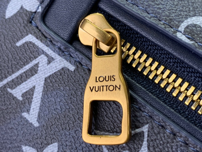 Louis Vuitton Discovery Bumbag PM M23905