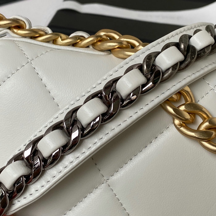 Chanel 19 Wallet On Chain White with Gold hardware AP3267